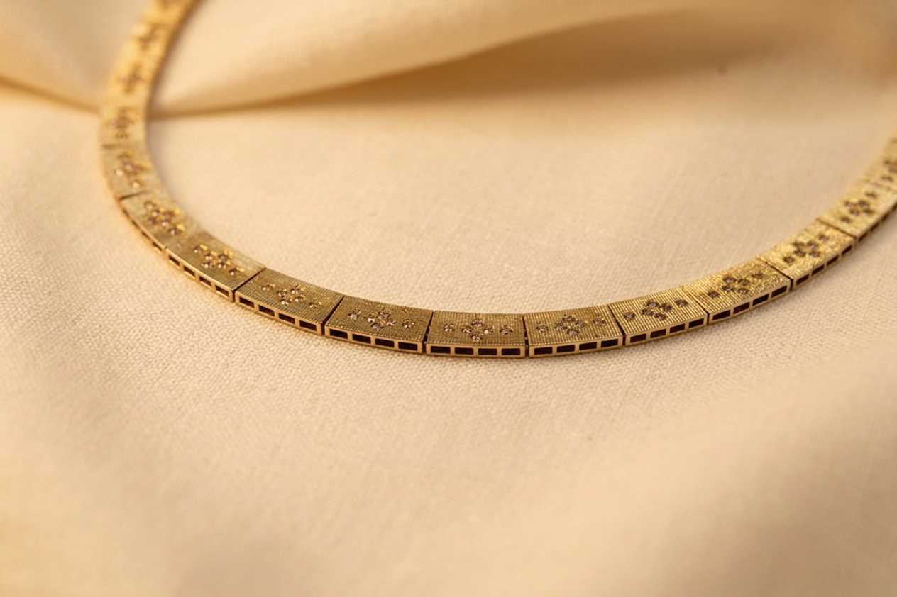ROBERTO MATT NECKLACE - Alternate View